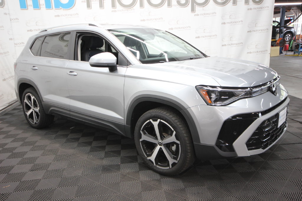 Used 2025 Volkswagen Taos SEL AWD/4WD image 12