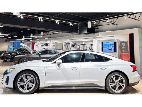 Used 2023 Audi e-tron GT Prestige w/ Prestige Package image 10