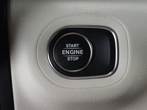 Used 2025 Mercedes-Benz GLE 450e 4MATIC image 17