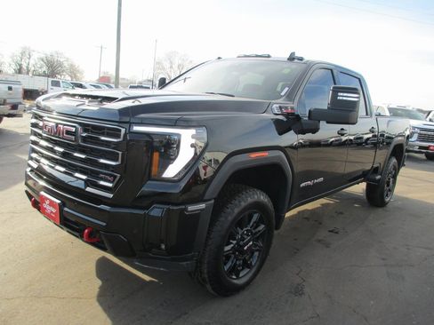 Certified 2025 GMC Sierra 2500 AT4 image 11