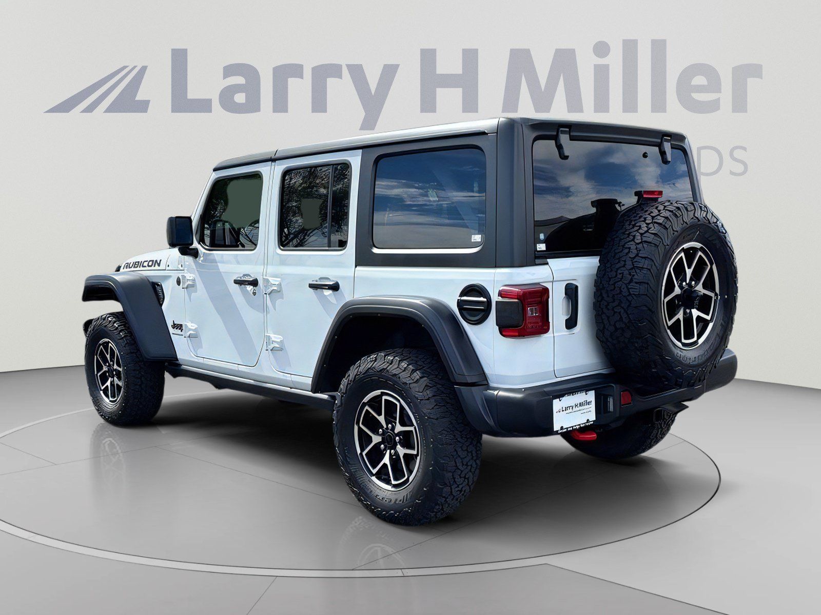 Used 2025 Jeep Wrangler Unlimited Rubicon w/ Steel Bumper Group AWD/4WD image 4