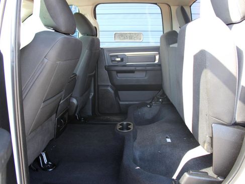 Used 2021 RAM 1500 Classic SLT RWD image 40