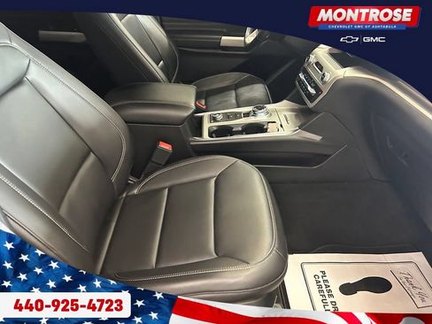 Used 2022 Ford Explorer XLT w/ Equipment Group 202A AWD/4WD image 30