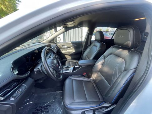 Used 2025 Buick Envista Sport Touring image 27