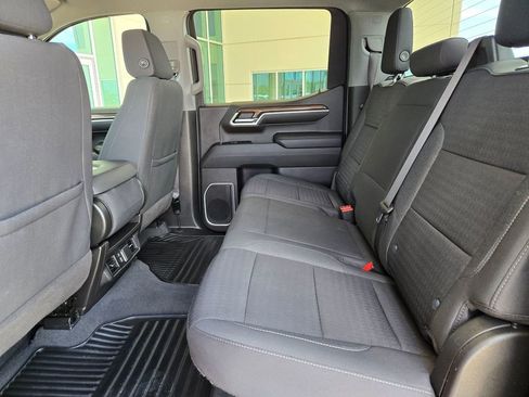 Used 2022 Chevrolet Silverado 1500 LT AWD/4WD image 14