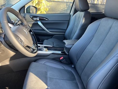New 2024 Mitsubishi Eclipse Cross SE image 11
