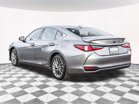 Used 2020 Lexus ES 300h w/ Luxury Package image 13