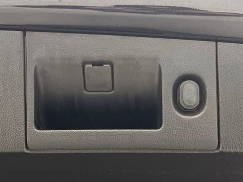 Used 2019 Cadillac Escalade Platinum image 27