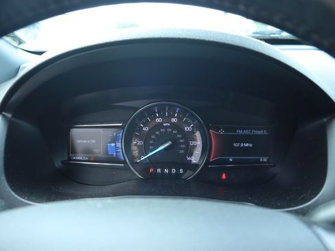 Used 2019 Ford Explorer XLT w/ Equipment Group 202A FWD image 19