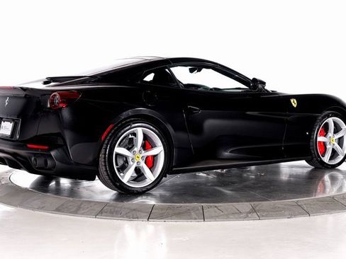 Used 2020 Ferrari Portofino image 2
