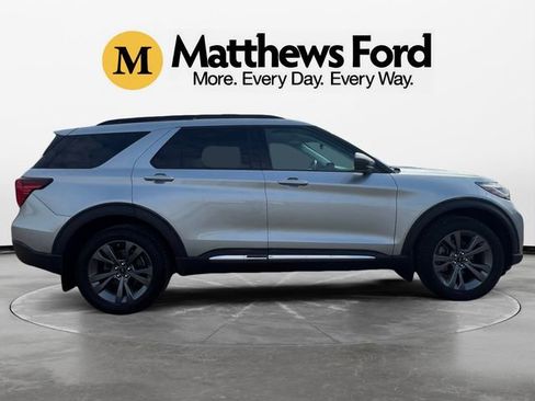 Used 2025 Ford Explorer Active w/ Active Comfort Package image 6
