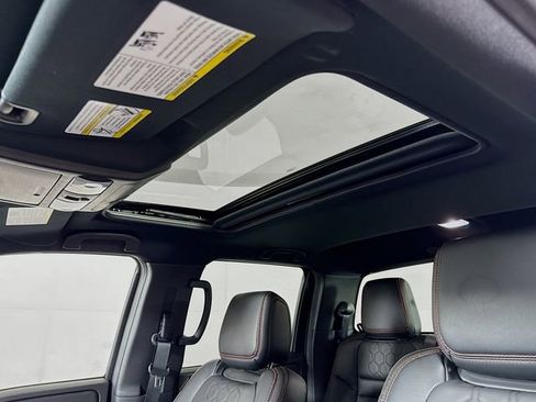 Used 2023 Nissan Frontier PRO-4X w/ Pro-4X Premium Package image 24