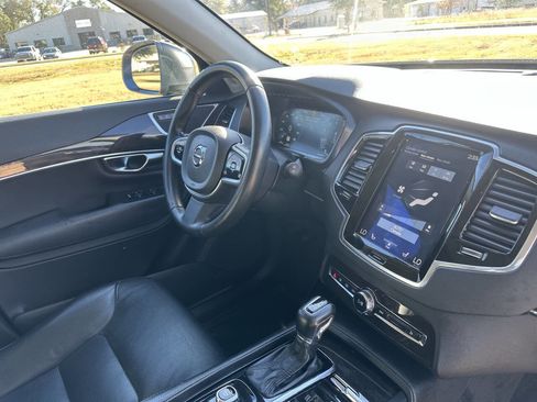 Used 2018 Volvo XC90 T6 Momentum w/ Convenience Package image 12