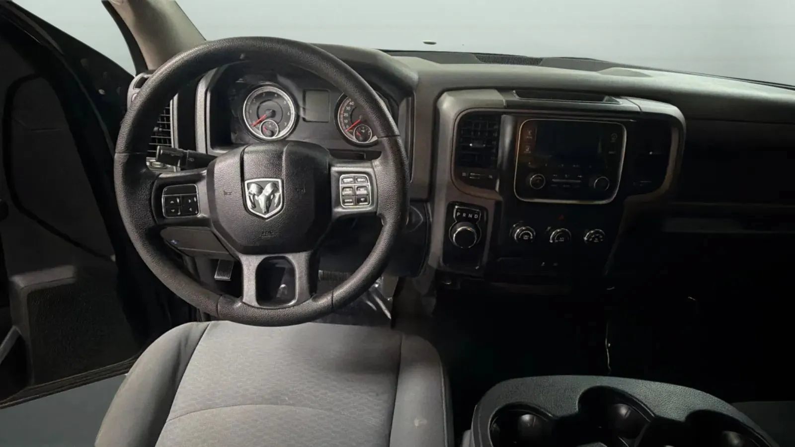 Used 2017 RAM 1500 Express RWD image 10