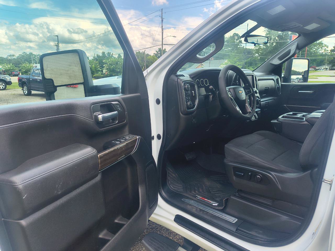 Used 2023 Chevrolet Silverado 2500 LT w/ Convenience Package AWD/4WD image 17