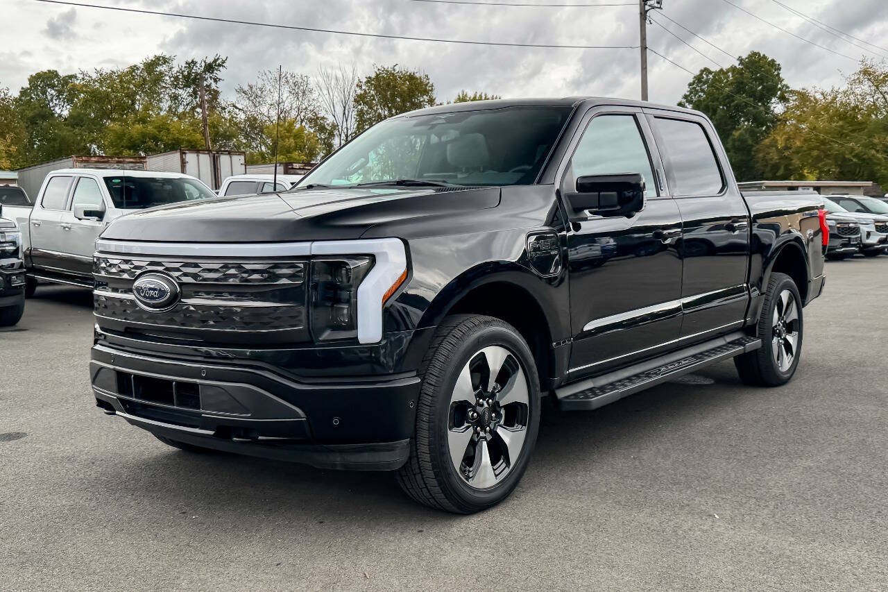 Used 2023 Ford F150 Lightning Platinum AWD/4WD image 7