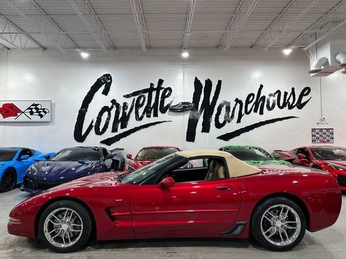 Used 2004 Chevrolet Corvette Convertible w/ Preferred Equipment Group RWD image 2