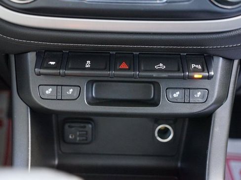 Used 2020 GMC Canyon SLT w/ Trailering Package image 17