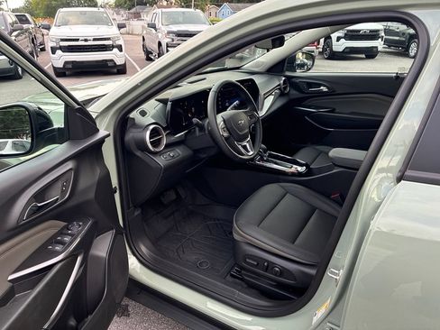Used 2026 Chevrolet Trax ACTIV w/ Driver Confidence Package FWD image 11