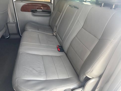 Used 2005 Ford F350 Lariat image 20