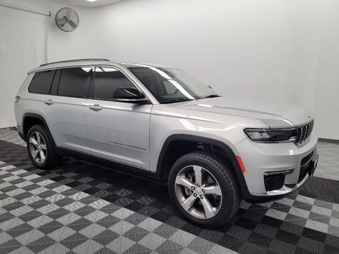 Used 2022 Jeep Grand Cherokee L Limited AWD/4WD image 11