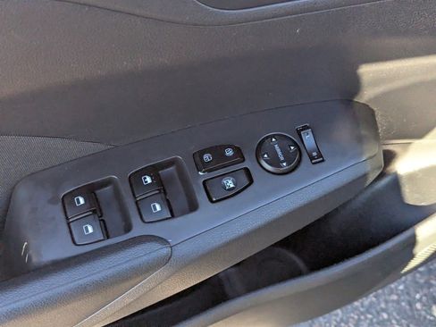 Used 2018 Hyundai Accent SE image 31