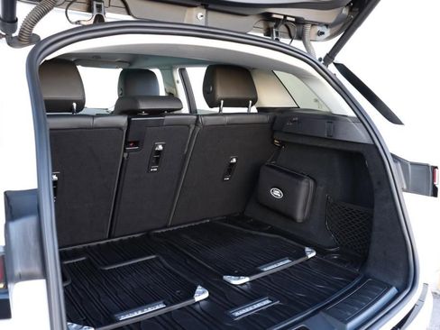 Used 2023 Land Rover Range Rover Evoque SE image 23