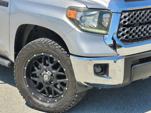 Used 2018 Toyota Tundra SR5 RWD image 9