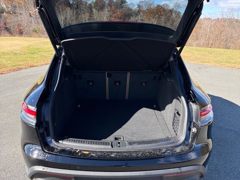 Certified 2025 Porsche Macan image 17