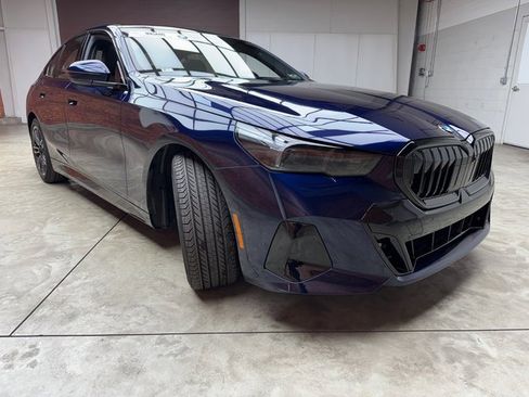 Certified 2026 BMW 530i xDrive w/ M Sport Package image 7