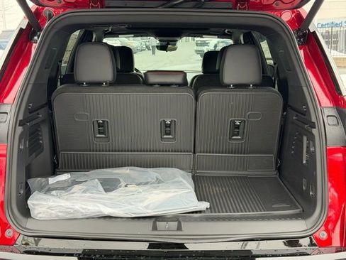 New 2026 Chevrolet Traverse RS w/ LPO, Floor Liner Package image 24