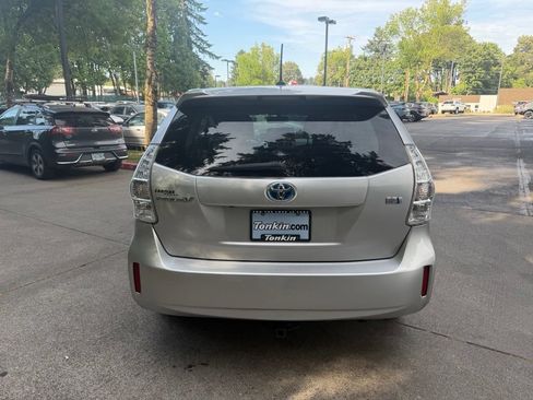 Used 2013 Toyota Prius V Five FWD image 5