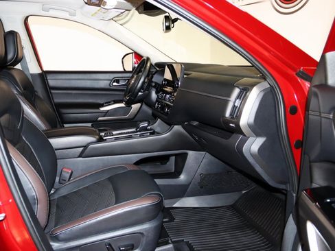 Used 2022 Nissan Pathfinder Platinum w/ Cargo Package image 56