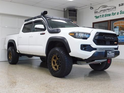 Used 2019 Toyota Tacoma TRD Pro image 3