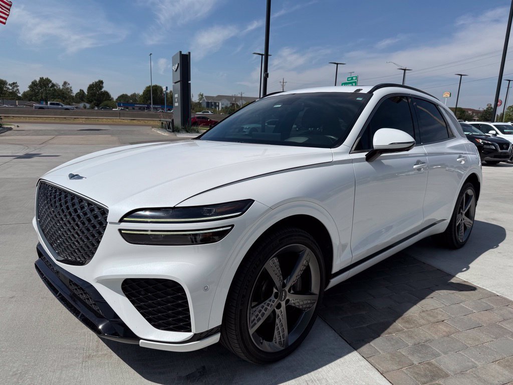 Used 2022 Genesis GV70 3.5T Sport w/ Sport Prestige Package AWD/4WD image 23