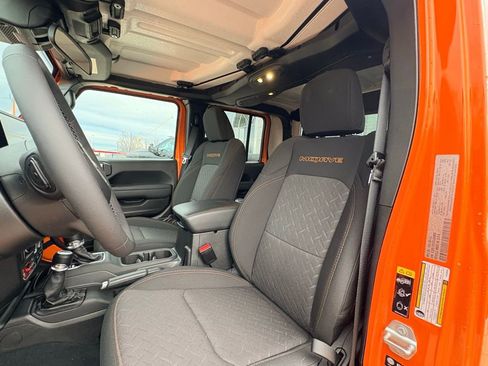 New 2025 Jeep Gladiator Mojave w/ Convenience Group image 25