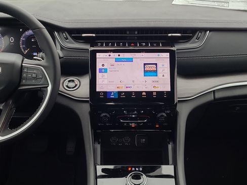 New 2025 Jeep Grand Cherokee Limited w/ Luxury Tech Group II image 9