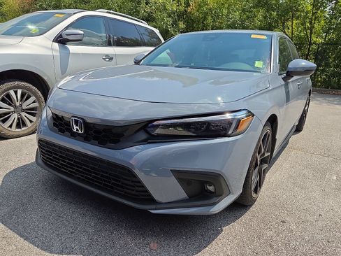 Used 2024 Honda Civic Sport Touring image 2
