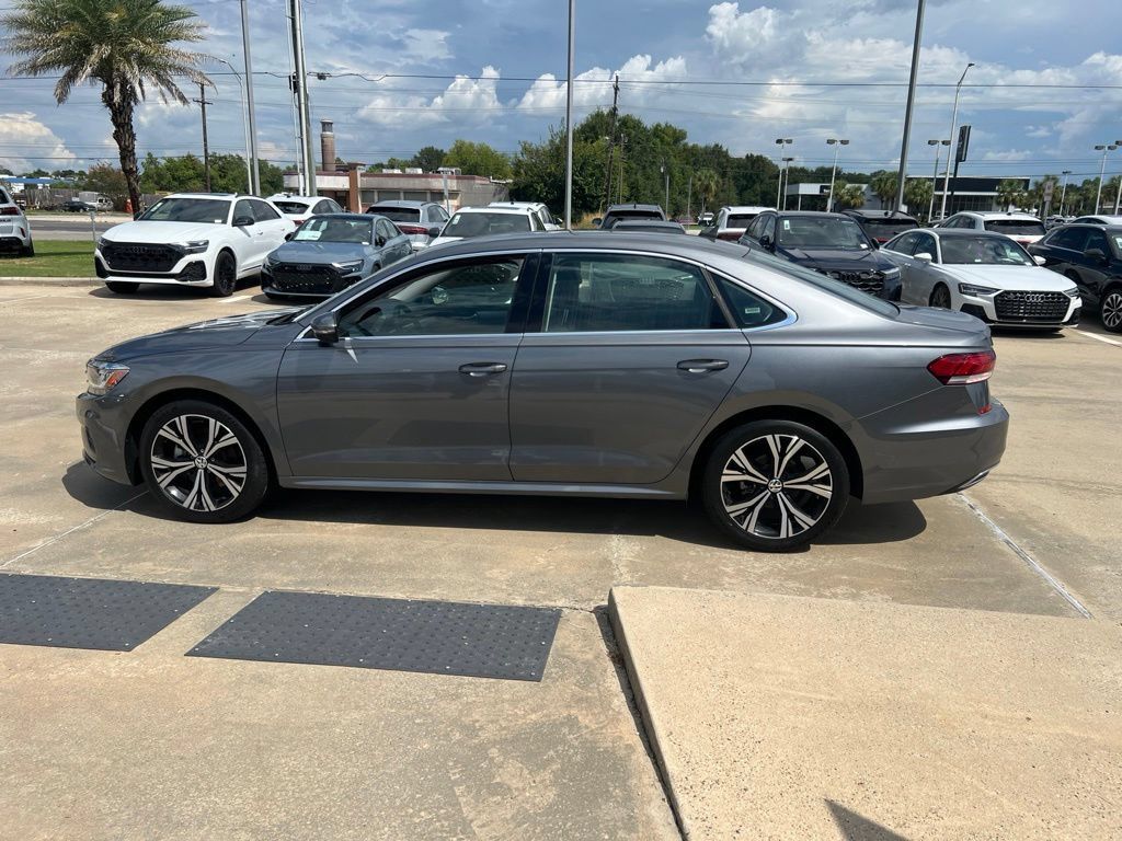 Used 2022 Volkswagen Passat 2.0T SE FWD image 2
