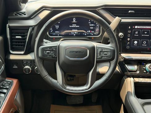 Used 2024 GMC Sierra 2500 Denali Ultimate AWD/4WD image 17