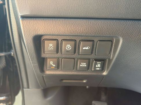 Used 2020 Nissan Pathfinder Platinum AWD/4WD image 32
