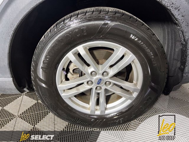 Used 2020 Ford Explorer XLT w/ Equipment Group 202A AWD/4WD image 28