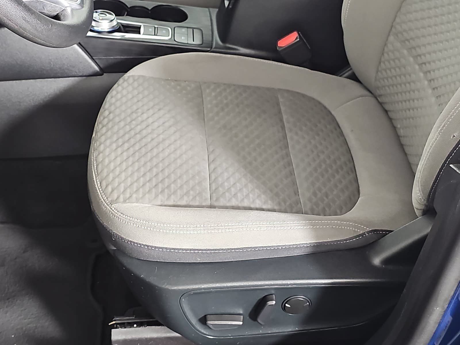 Used 2020 Ford Escape SE FWD image 25
