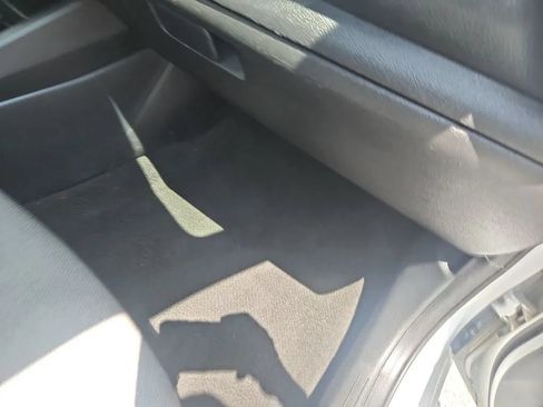Used 2019 Kia Forte LXS FWD image 8