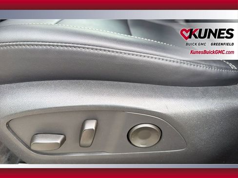 Used 2024 GMC Acadia Elevation image 18