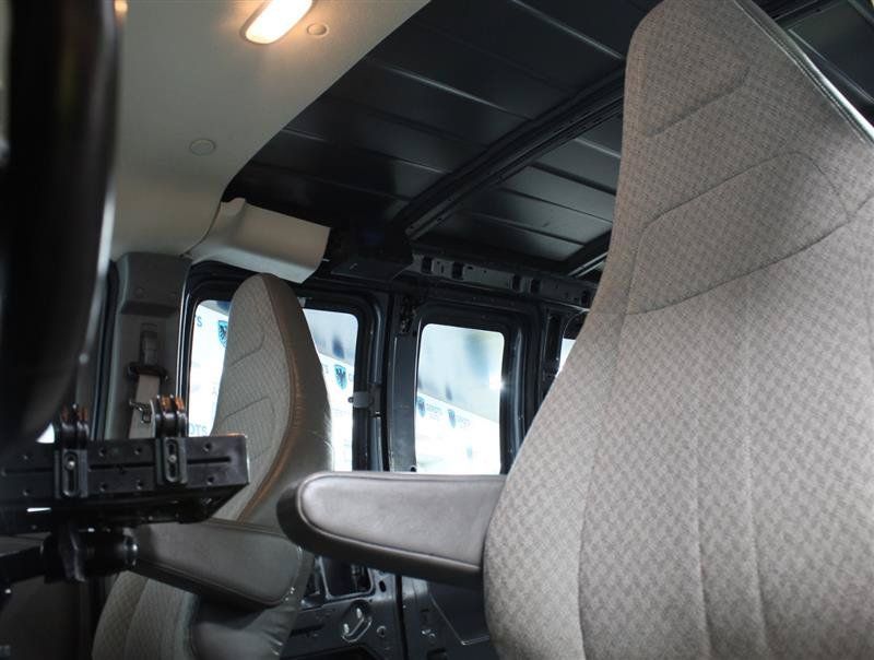 Used 2017 Chevrolet Express 3500 Extended RWD image 8