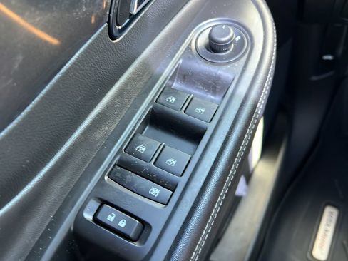 Used 2020 Buick Encore Preferred FWD image 21