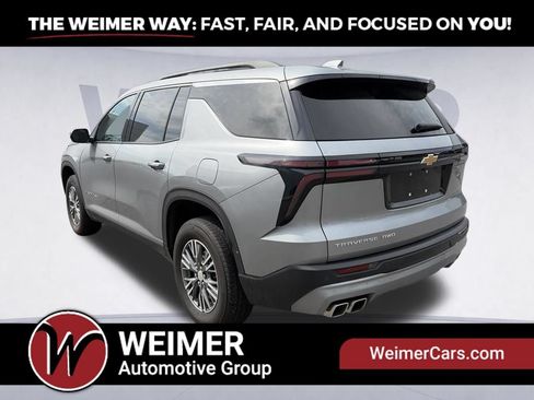 Used 2025 Chevrolet Traverse LT AWD/4WD image 7