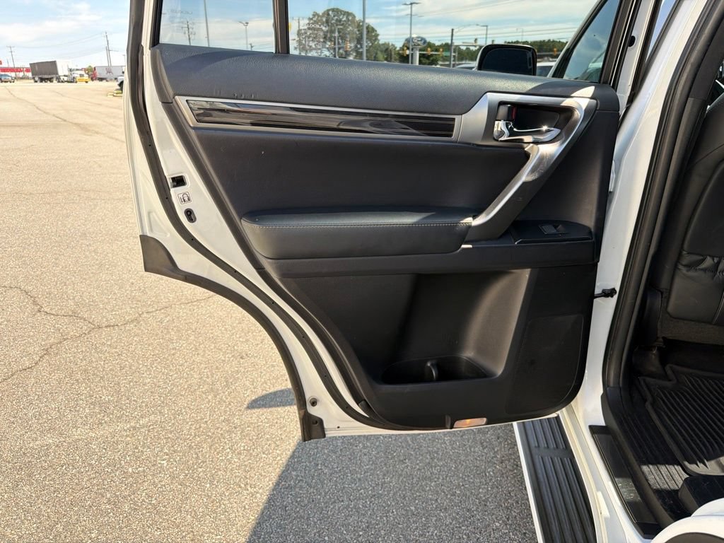 Used 2023 Lexus GX 460 Premium w/ Premium Package AWD/4WD image 16