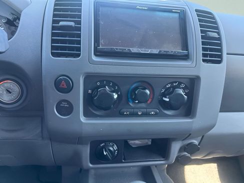 Used 2007 Nissan Frontier SE w/ Power Pkg AWD/4WD image 26